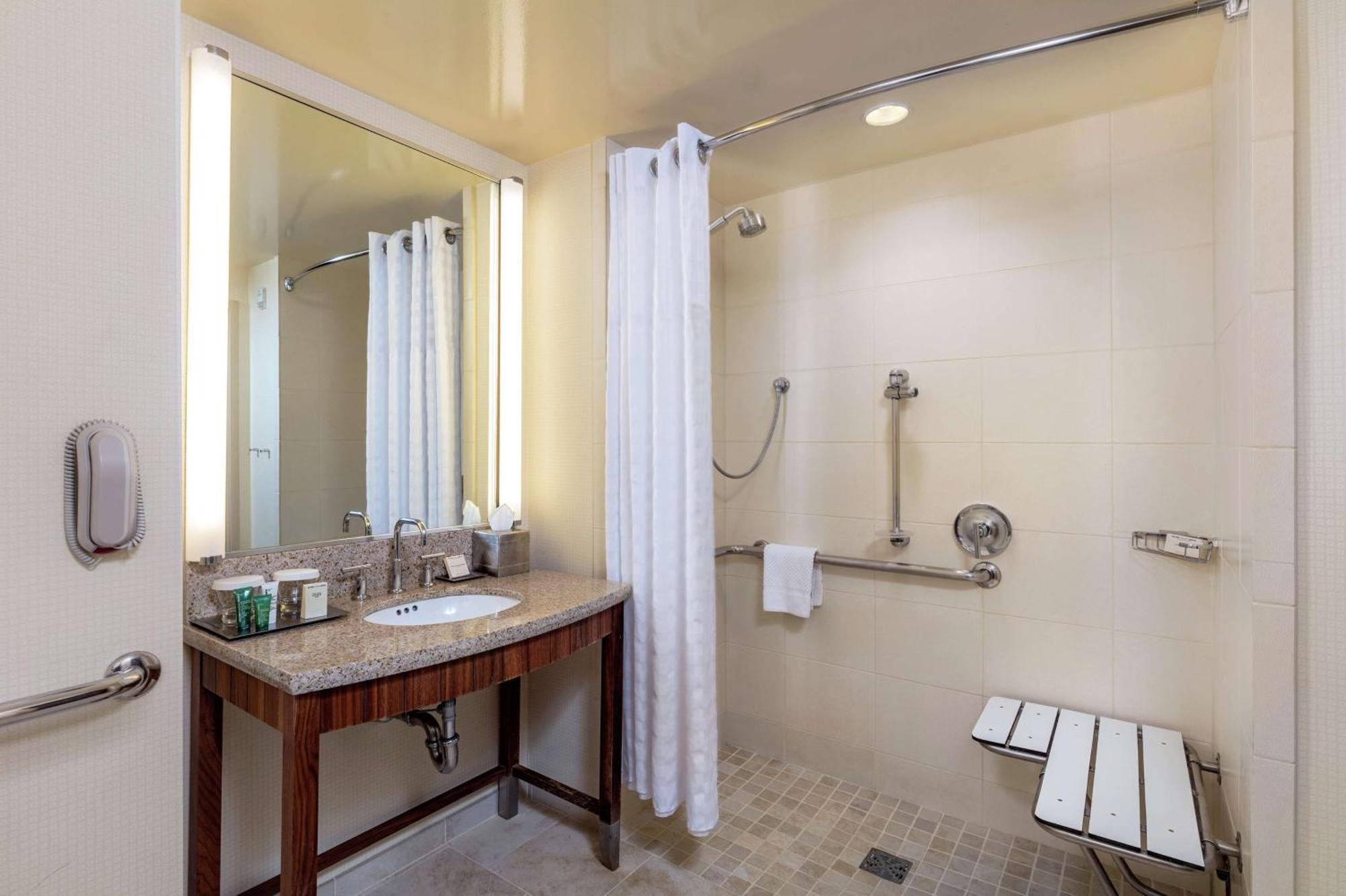 King Room Roll Shower Mobility Access,1275639286:JPEG