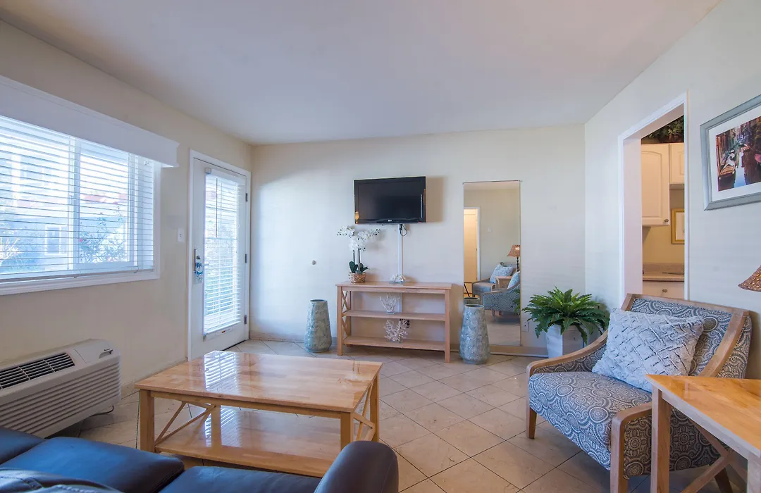 The Inn At Sunset Cliffs-1