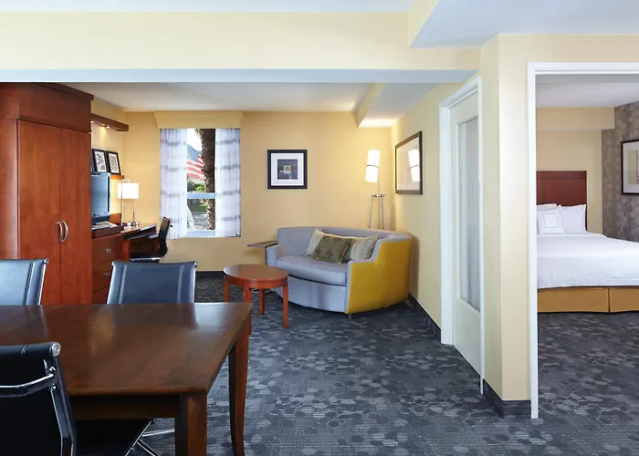 Courtyard By Marriott San Diego Mission Valley/ Circle